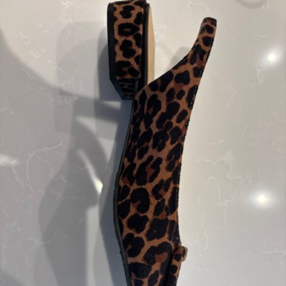 CL by Laundry Leopard Print Slingback Flats - Picture 2 of 4